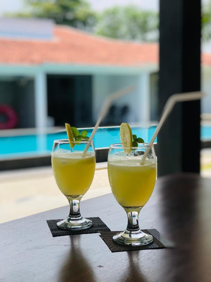 Bony'S Holiday Inn Negombo Extérieur photo