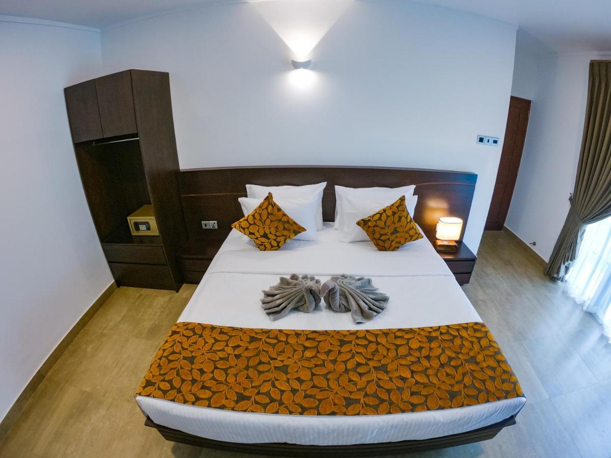 Bony'S Holiday Inn Negombo Extérieur photo