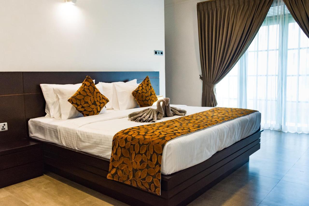 Bony'S Holiday Inn Negombo Extérieur photo