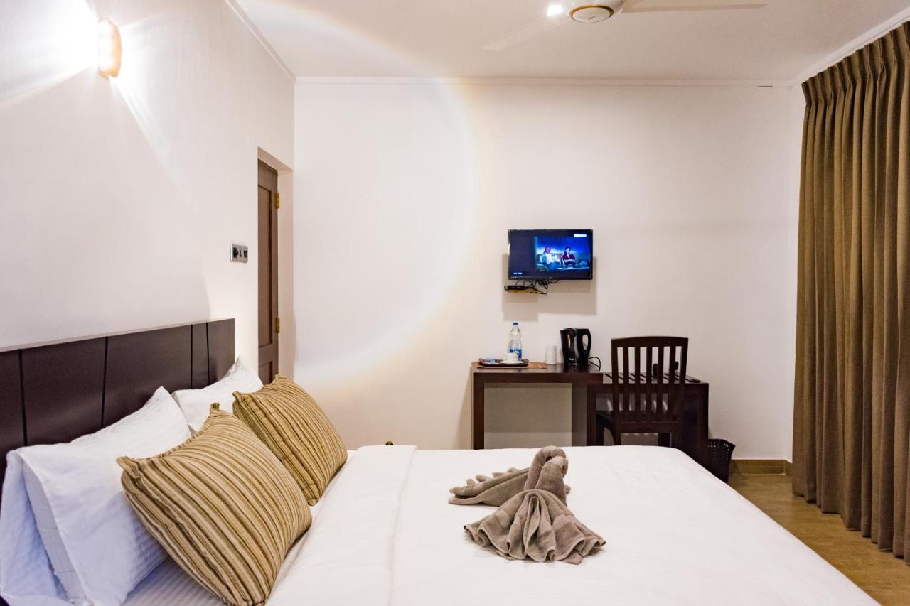 Bony'S Holiday Inn Negombo Extérieur photo