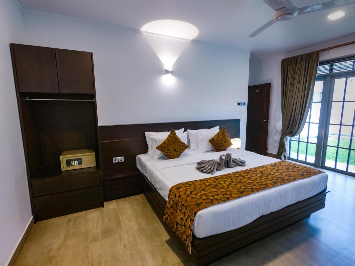 Bony'S Holiday Inn Negombo Extérieur photo