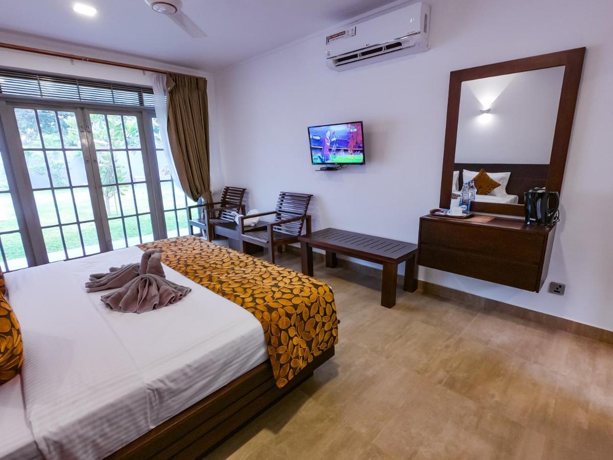 Bony'S Holiday Inn Negombo Extérieur photo